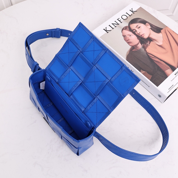 ボッテガヴェネタバッグ着用イメージ